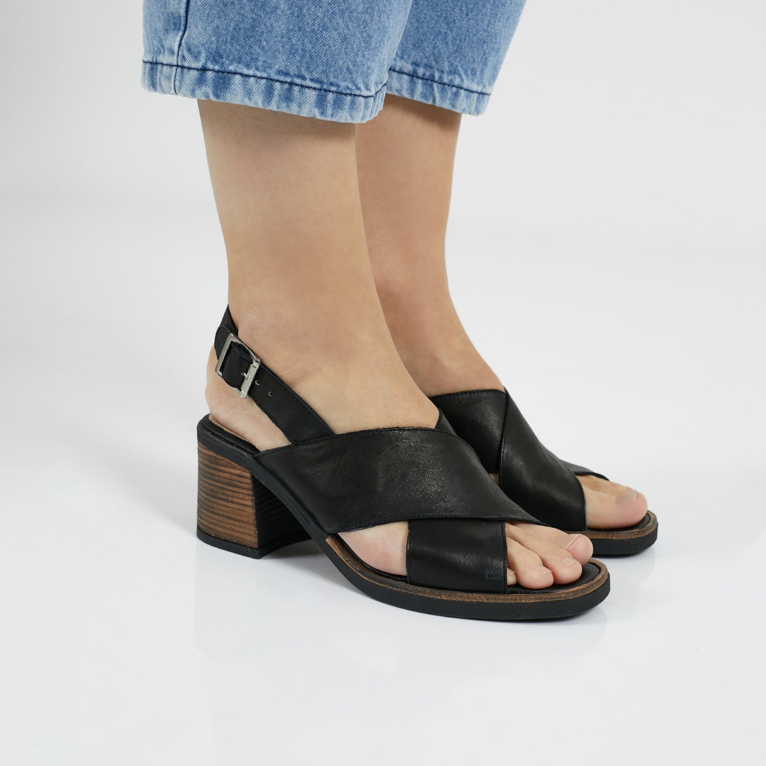 SANDALIA NESSA NEGRA