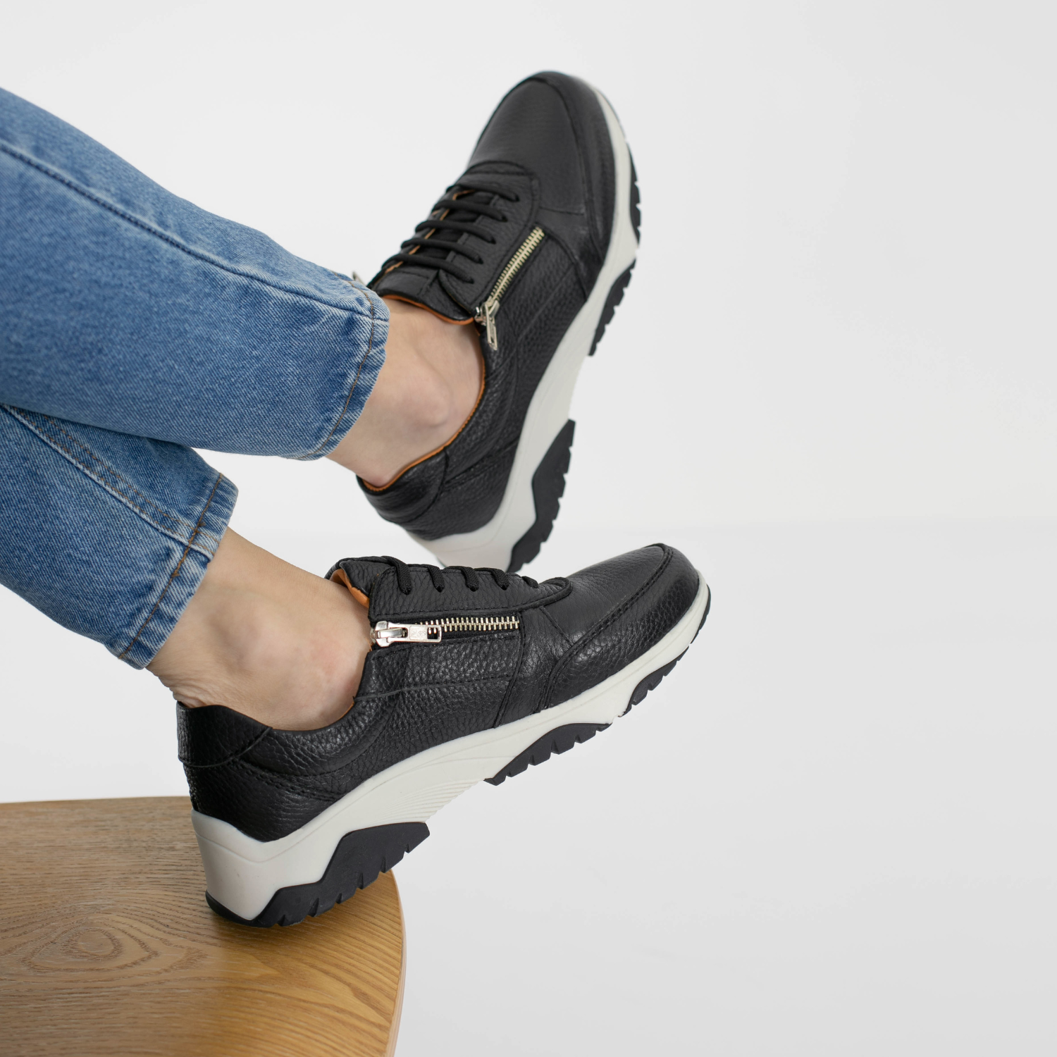 ZAPATILLA ANNETTE NEGRA