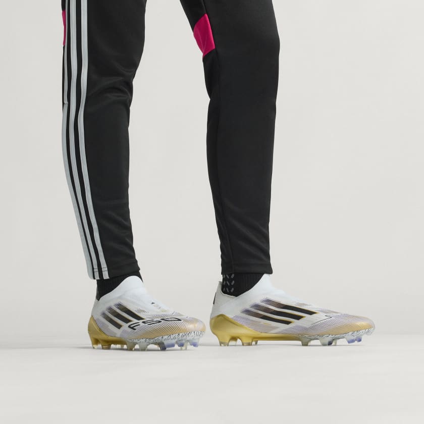 Botín de Fútbol F50 Elite Laceless FG Blanco/Dorado