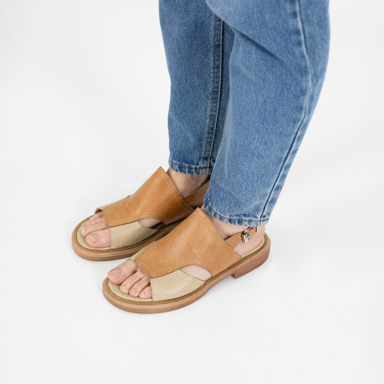 SANDALIA NINA SUELA Y NATURAL