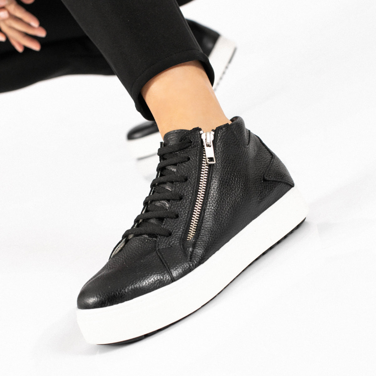 ZAPATILLA CALIFORNIA NEGRA